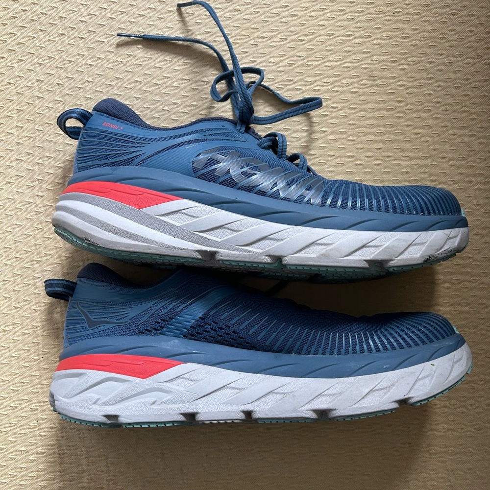 Men’s Hoka Bondi 8.2E Wide. Barely worn and in great condition. - Picture 4 of 6